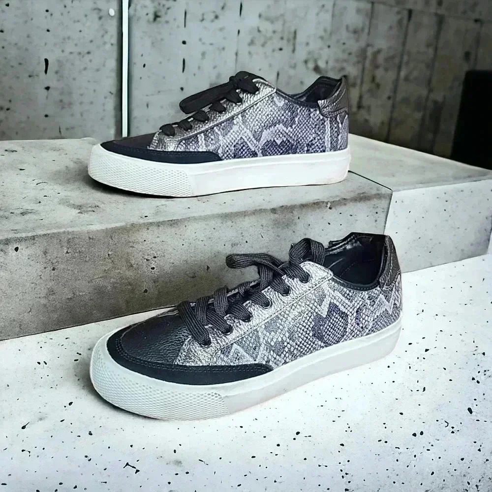 Dkny Women's Reesa Lace Up Sneakers Multi Color Animal Print Size 7.5 - Picture 2 of 13